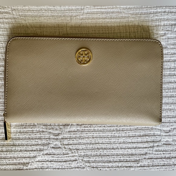 Tory Burch Leather Zip Around Wallet - Picture 4 of 8